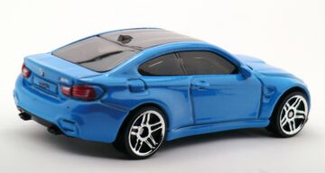 Hot Wheels BMW M4 ホワイト Amazon.com: Hot Wheels - 2016 BMW 4/5 - BMW M4 189/250