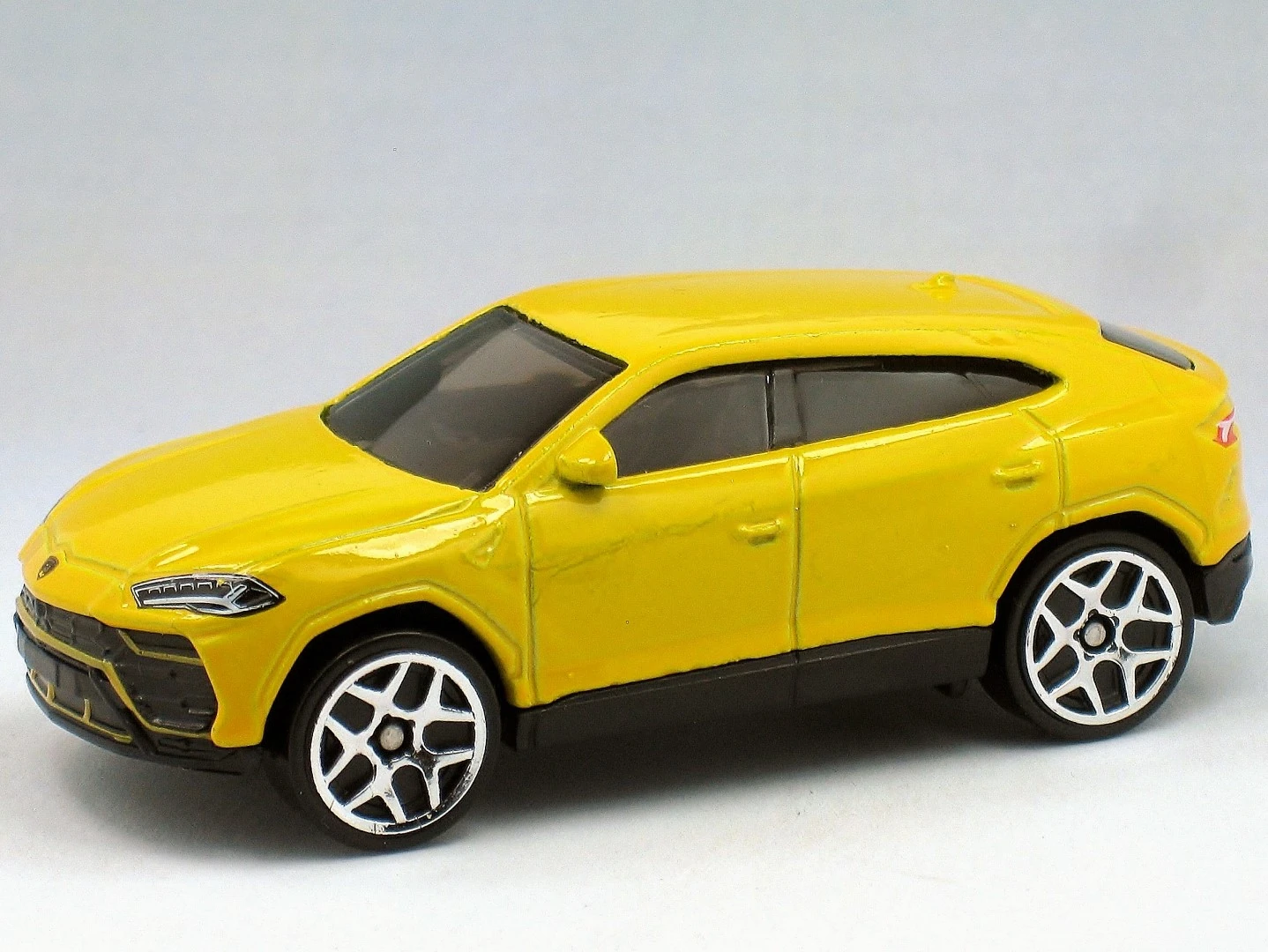 hot wheels lamborghini urus 2020