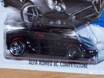 Alfa Romeo 8C Competizione, missing Wheel-Chrom only on the front right, left is chromed