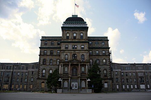 MayfieldPsychiatricHospitalExterior.jpg