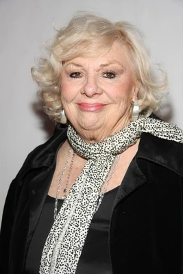 Renee-Taylor-1
