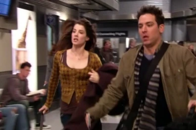 Ted und Robin am Flughafen.