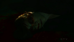 Emily-sinclair-muerta-202.png