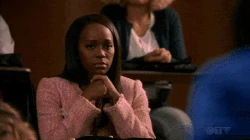 Annalise le da un discurso de despedida a todos sus estudiantes. Mientras tanto, vemos en flashforwards, momentos en los que se encontrarán los Keating 3 esta noche...