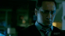 Asher visita a Bonnie.