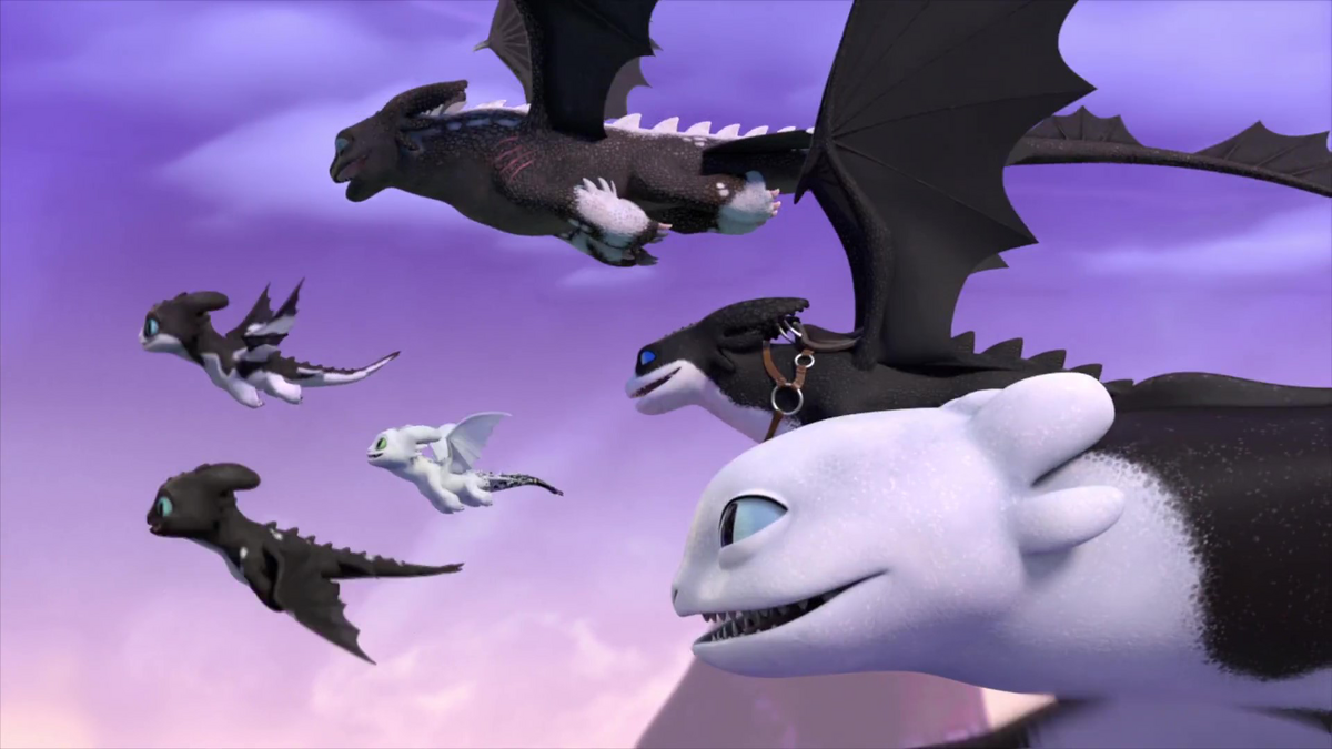 What do you prefer: 2 winged night light or 4 winged night light? +other  discoveries on the wiki : r/httyd