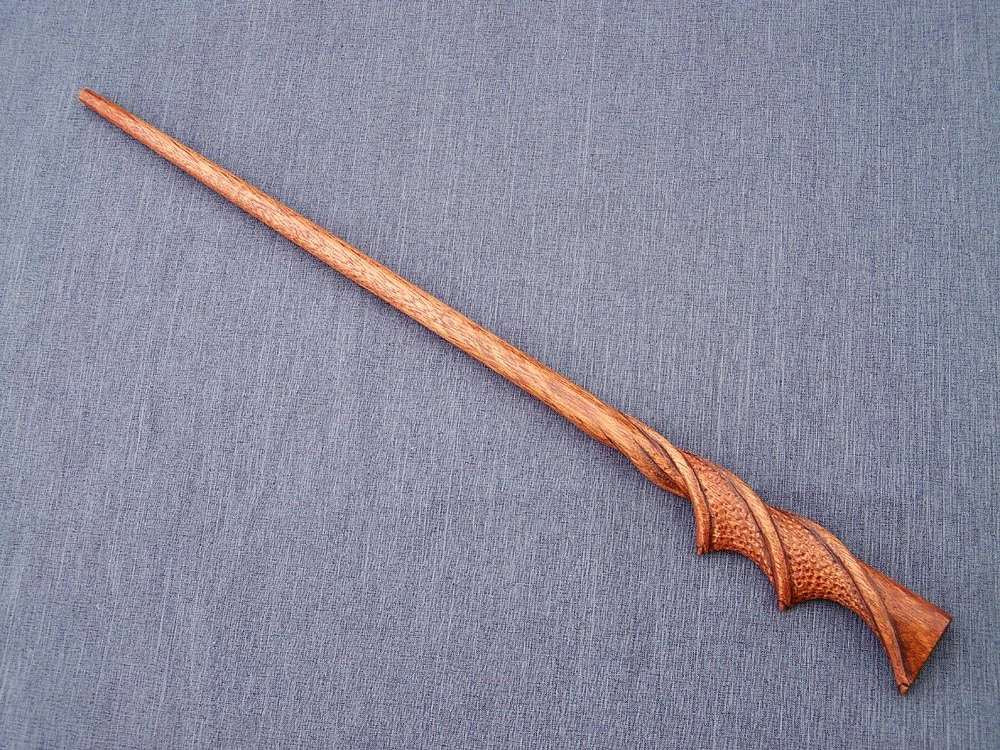 Шпатель 90град 2гиба. Дерев. Лопатка кулинарная набор 4шт (3 лопатки + подставка) прозр/упак кт-нп-02. Отшлифованная палка сверху. Лопатка ваятеля 5 букв.