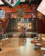 3x04 Group BTS 1.jpg (283 KB)