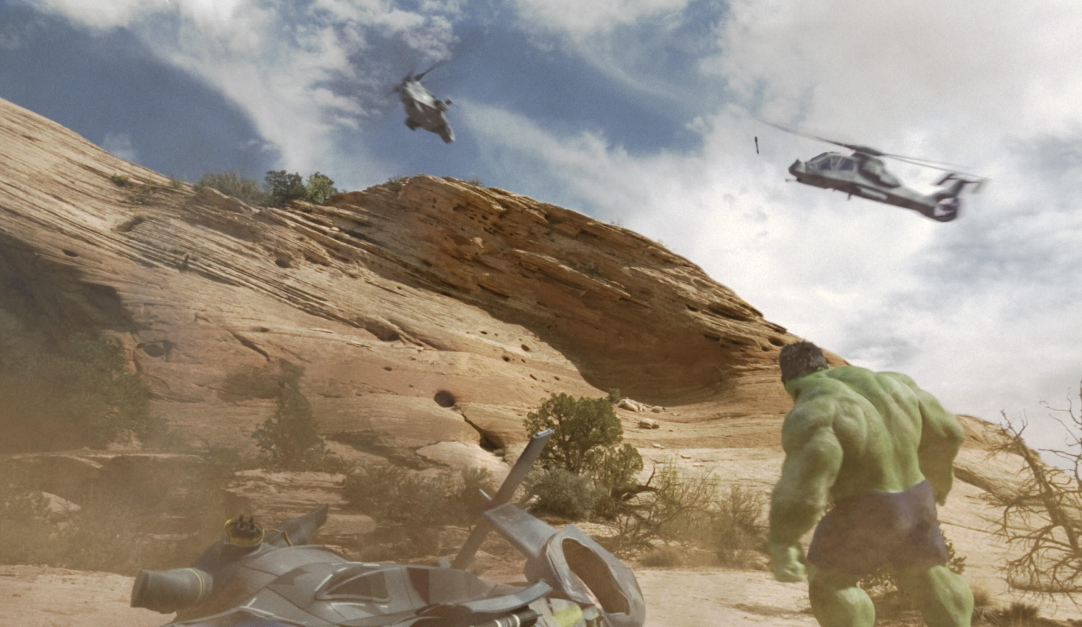 User blog Hulk Wiki HELICOPTERS FLEE HULK THE HULK 2003 Hulk Wiki Fandom