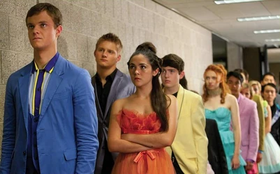 Clove et les autres tributs attendant l'interview