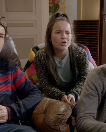 Secret Signs Hunter Street Wiki Fandom Secrets of hunter street is a game where you have the unique chance to interact with your heroes from nickelodeon: secret signs hunter street wiki fandom