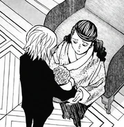 Oito lets Kurapika hold her daughter