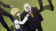 Kurapika holds a knife to Zenji