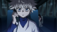 Killua attempts to call Gotoh