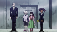 Gotoh escorting Killua and Alluka