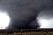 The insane EF5 tornado entering Portland