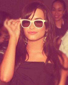 Sunglasses queen. ;D