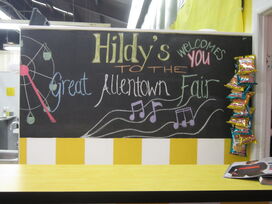 There's the Hildy's sign again! And now they are welcoming you to the fair! :D