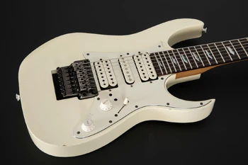 1990 Ibanez UV7P-WH front