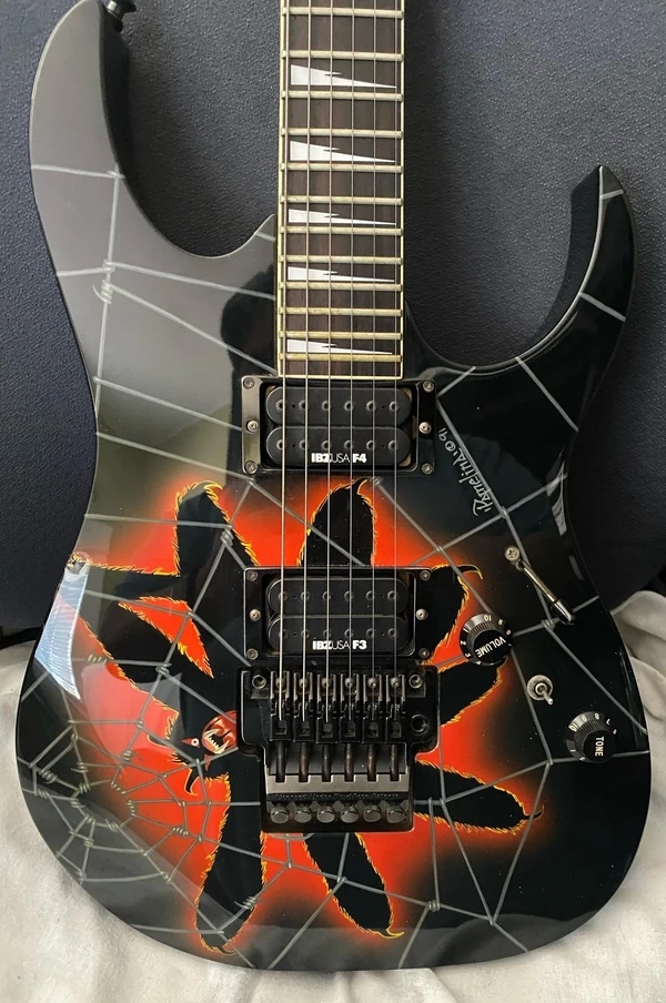 1991 UCGR7 The Metal Web closeup