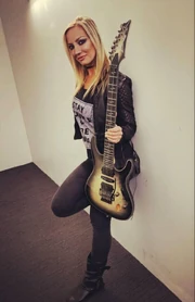 Nita Strauss - Jiva10