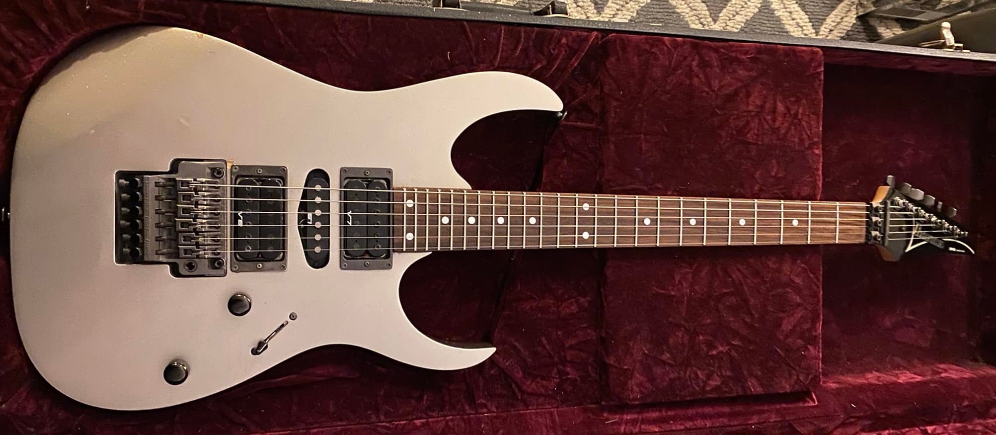 RG570 (1997–2002) | Ibanez Wiki | Fandom