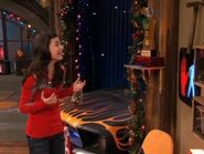 IChristmas-icarly-6603737-320-240