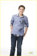 Miranda-cosgrove-icarly-promos-08