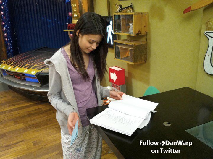 Icarly ihire an best sale idiot full episode