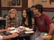 ICarly S02E09 (iPie).avi snapshot 03.27 -2010.01.13 20.08.45-