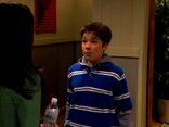 ICarly.S01E01.iPilot.HR.DVDRiP.XviD-LaR.avi 000275791