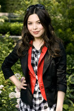 Miranda+Cosgrove+mq01