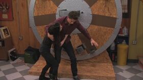 ICarly.S05E07-08.iStill.Psycho.480p.WEB-DL.x264-mSD-20-29-23-.jpg