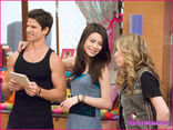 ICarly-iHire-An-Idiot-Stills-8