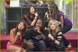 Gallery Iparty With Victorious Icarly Wiki Fandom