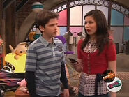 Carly's expression upon hearing Sam's voicemail mention her being with Jonah