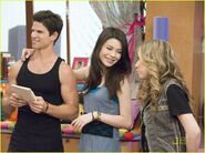 Miranda-jennette-icarly-idiot-04