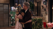 Spencer Hugs Carly (3x03)