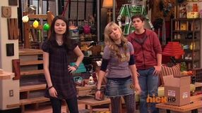 IPsycho-icarly-15026322-624-352.jpg