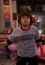 Dice wearing "Remember These?" Penny-Tee on Sam & Cat.