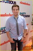 Nathan-kress-iparty-victorious-07