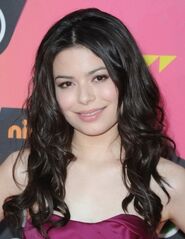 Miranda-cosgrove-kids-choice-awards-10