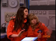 Carly and Sam overly dramatize Freddie's explanation of space madness