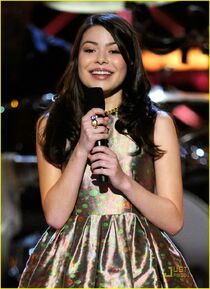 Miranda-cosgrove-brooks-dunn-03