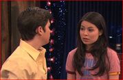 Freddie and Carly share a glance after learning the news of Sam being in jail in iWon't Cancel The Show.