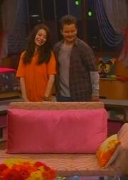 ICarly S04E01-iGot a Hot Room