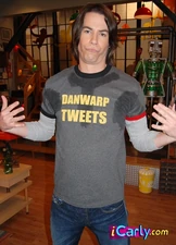 "DanWarp Tweets" - iThink They Kissed