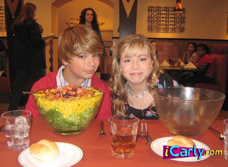 Icarly iwin a date outlet full episode