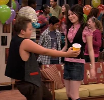 Cibby dancing iMSG.png