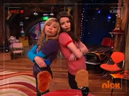 Carly and Sam posing on iCarly together